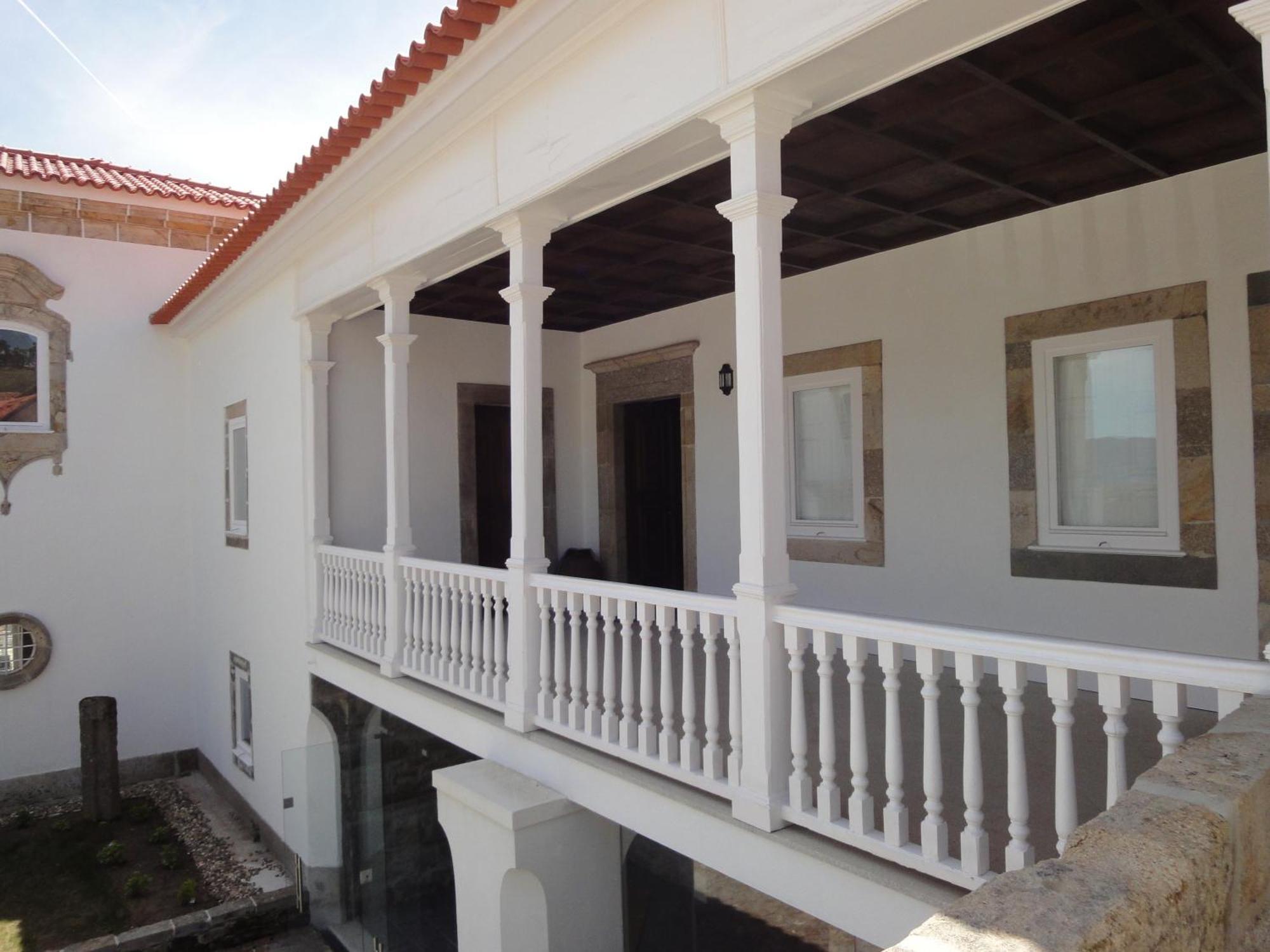 Douro Scala Ξενοδοχείο Mesão Frio Εξωτερικό φωτογραφία The front facade of the Pazo of the Marqueses de San Vicente do Mar, in the parish of San Vicente do Mar, Pontevedra.